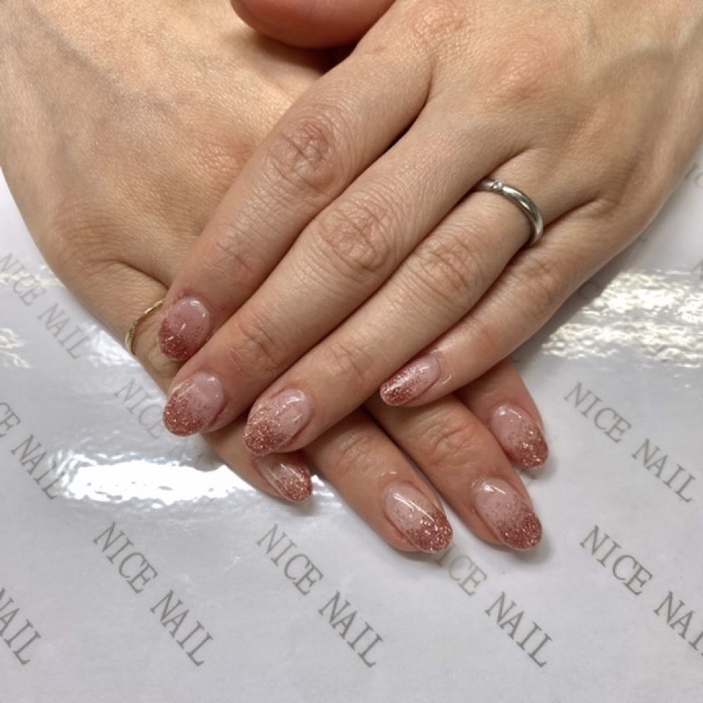 ラメグラデーションネイル
