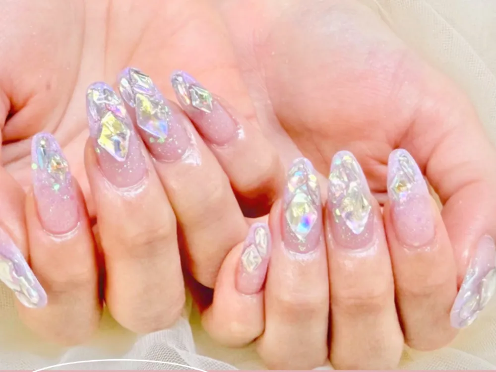 キラキラストーンネイル