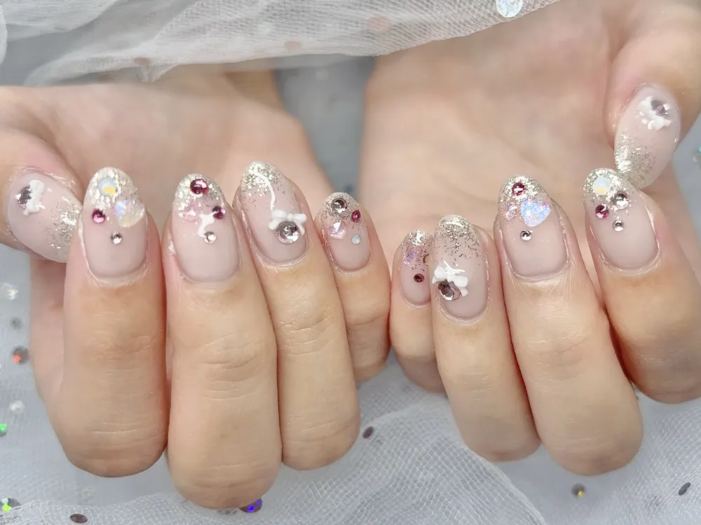 キラキラピンクネイル