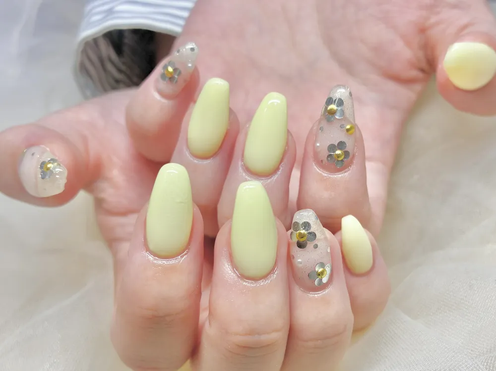 イエロー×クリアお花ネイル