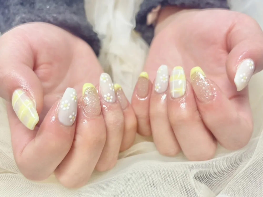 イエローフレンチ×チェック春ネイル