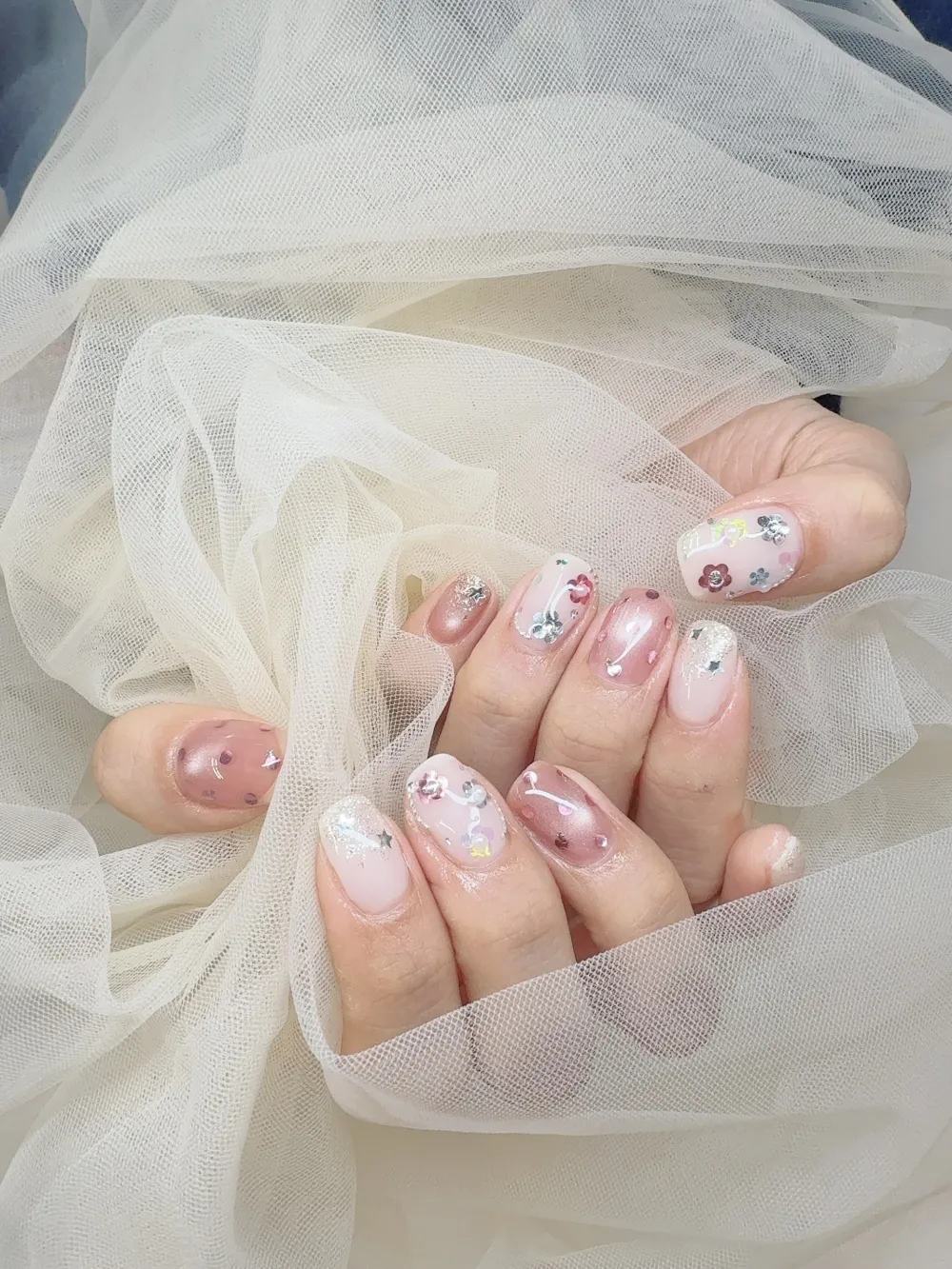 マグネット×ホロ花ネイル