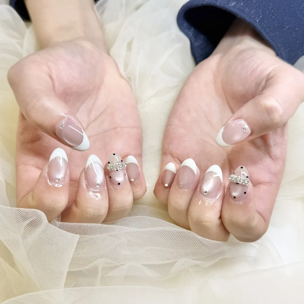 マグネット×フレンチネイル