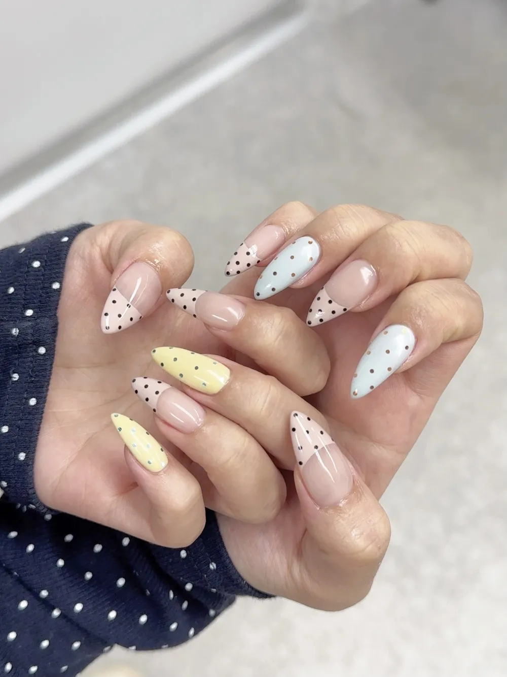 春フレンチドットネイル