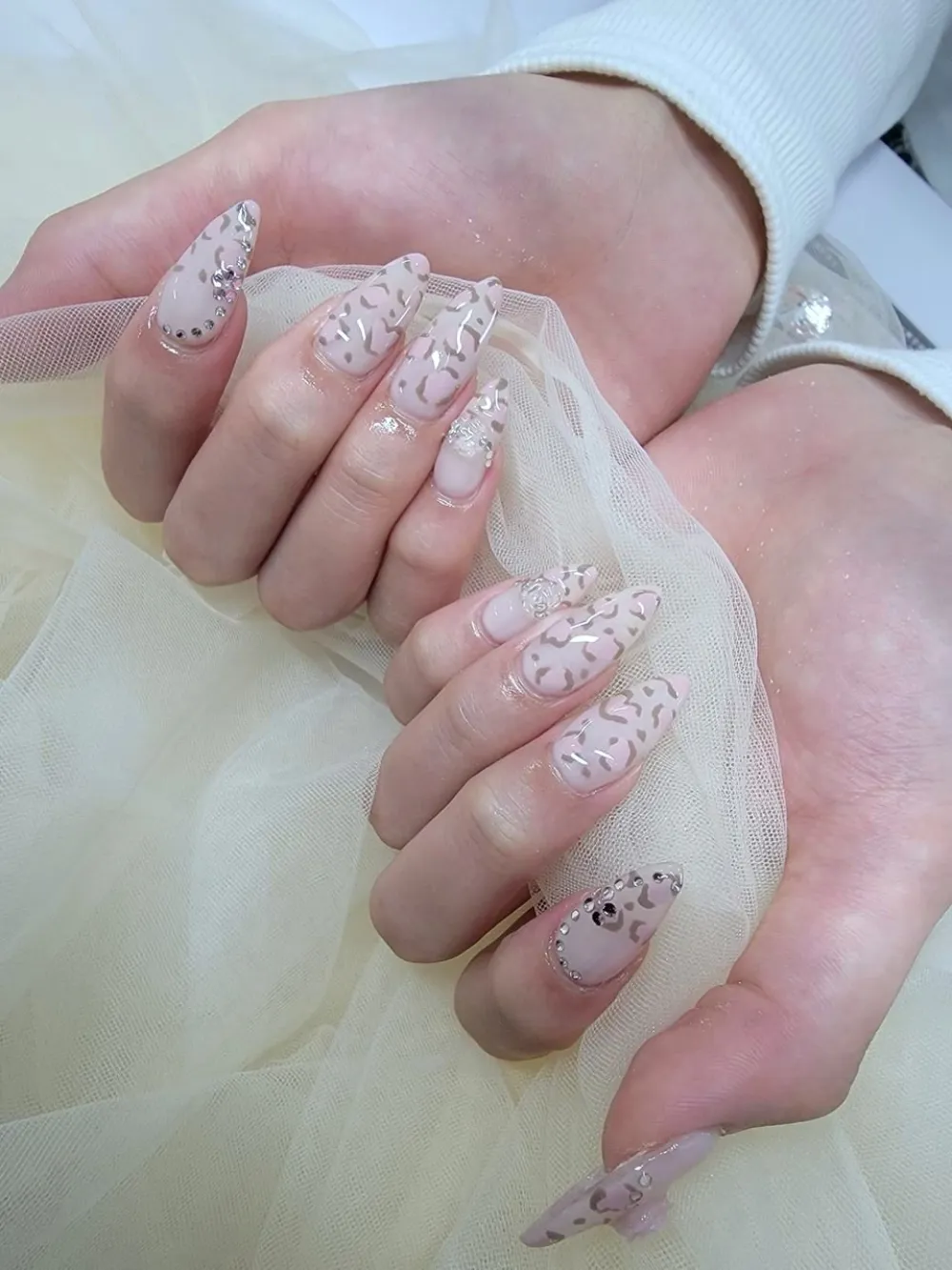 レオパードビジューネイル