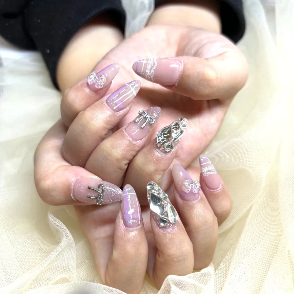 パープルリボンビジューネイル
