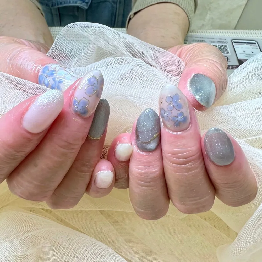 紫陽花グレーフラワーネイル