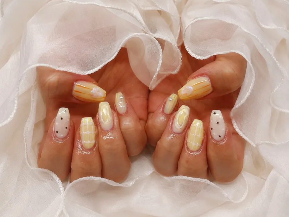イエローチェックニュアンス