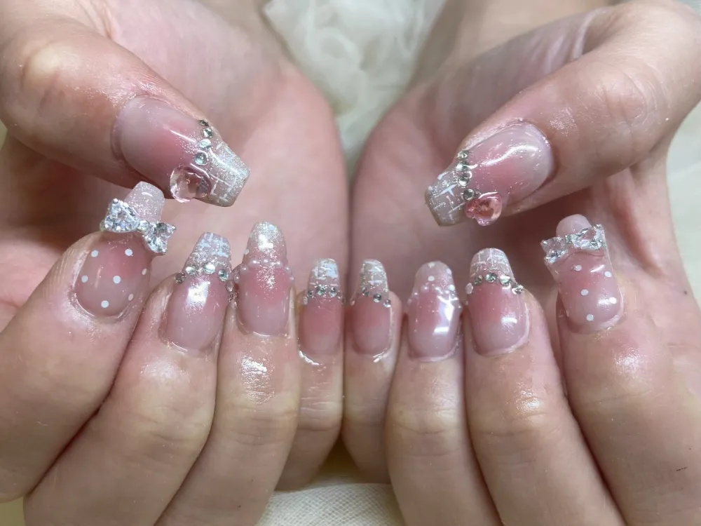 ピンクリボンビジューフレンチ