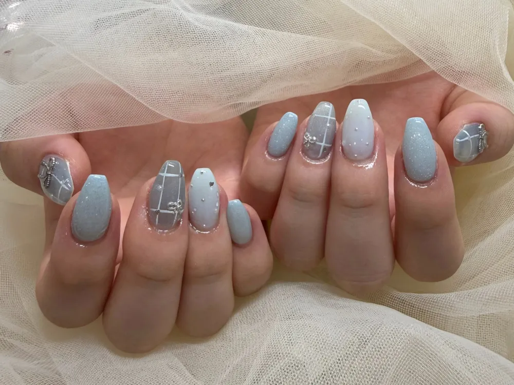 no.036ニュアンスチェックリボン ネイルチップ 水色 サイズオーダー 公式】ナイスネイル｜大人カワイイ！最旬ネイルがいっぱい！最大級の