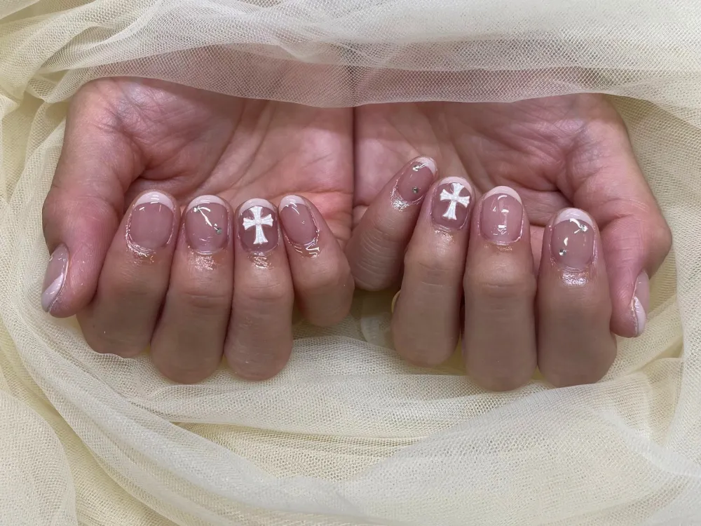 ピンクベージュビジューフレンチ