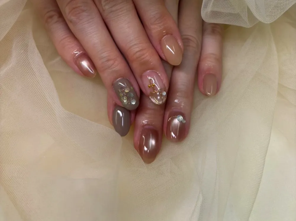 ベージュビジューフラワー