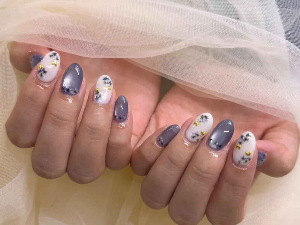 グレパープルフラワー