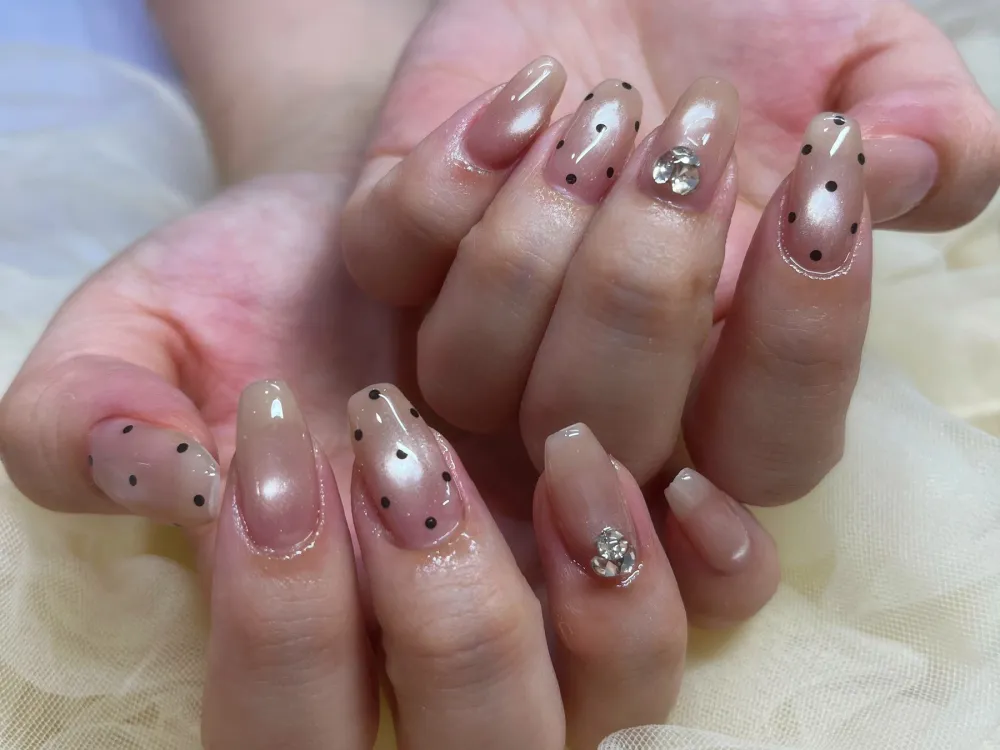 ベージュドットビジューフラワー