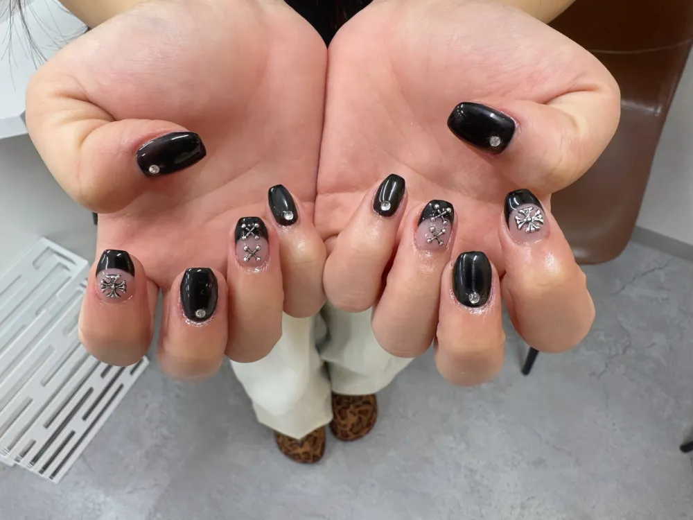 黒ビジューフレンチ
